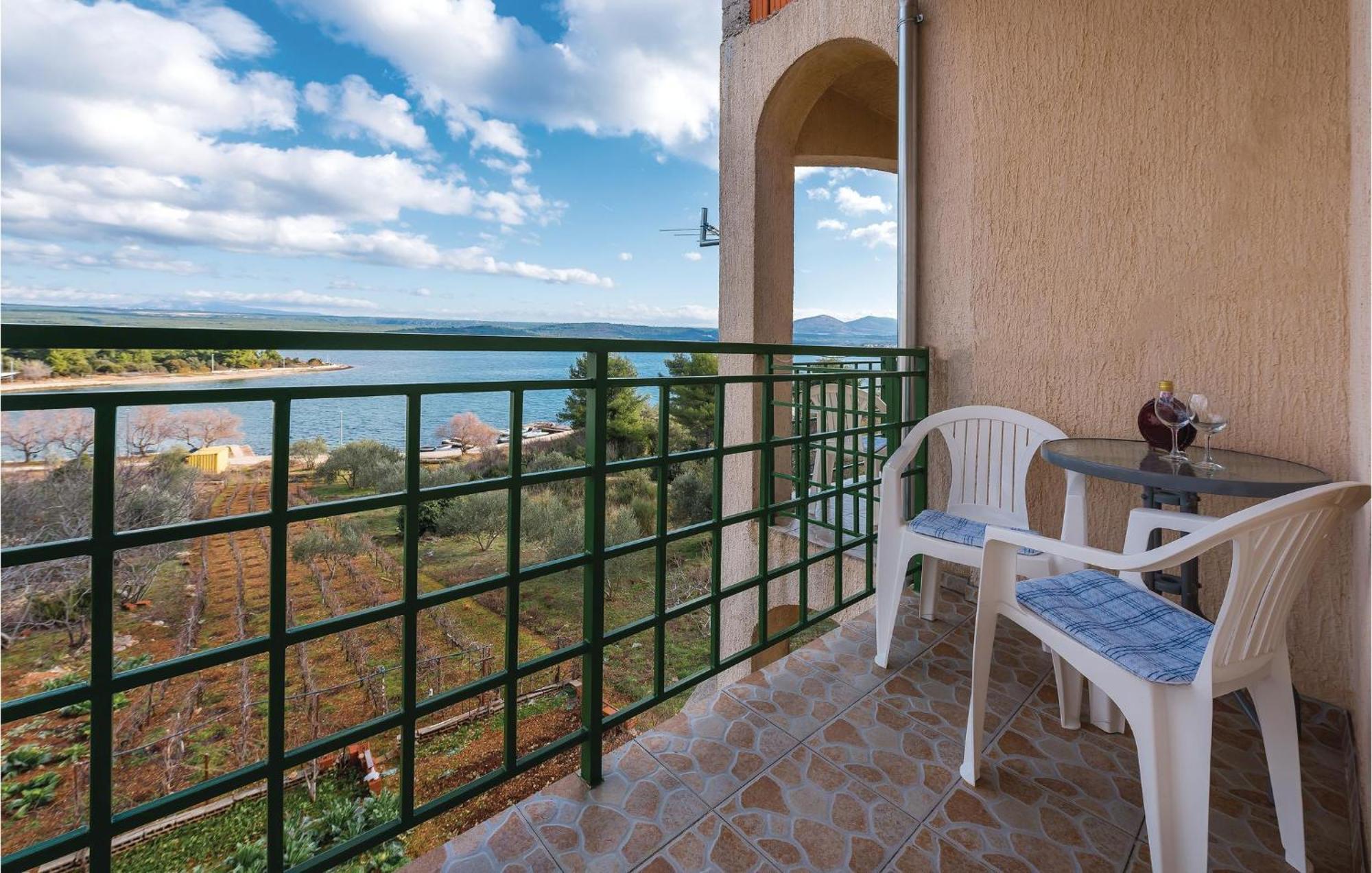 Beautiful Apartment In Raslina With Wifi Zewnętrze zdjęcie
