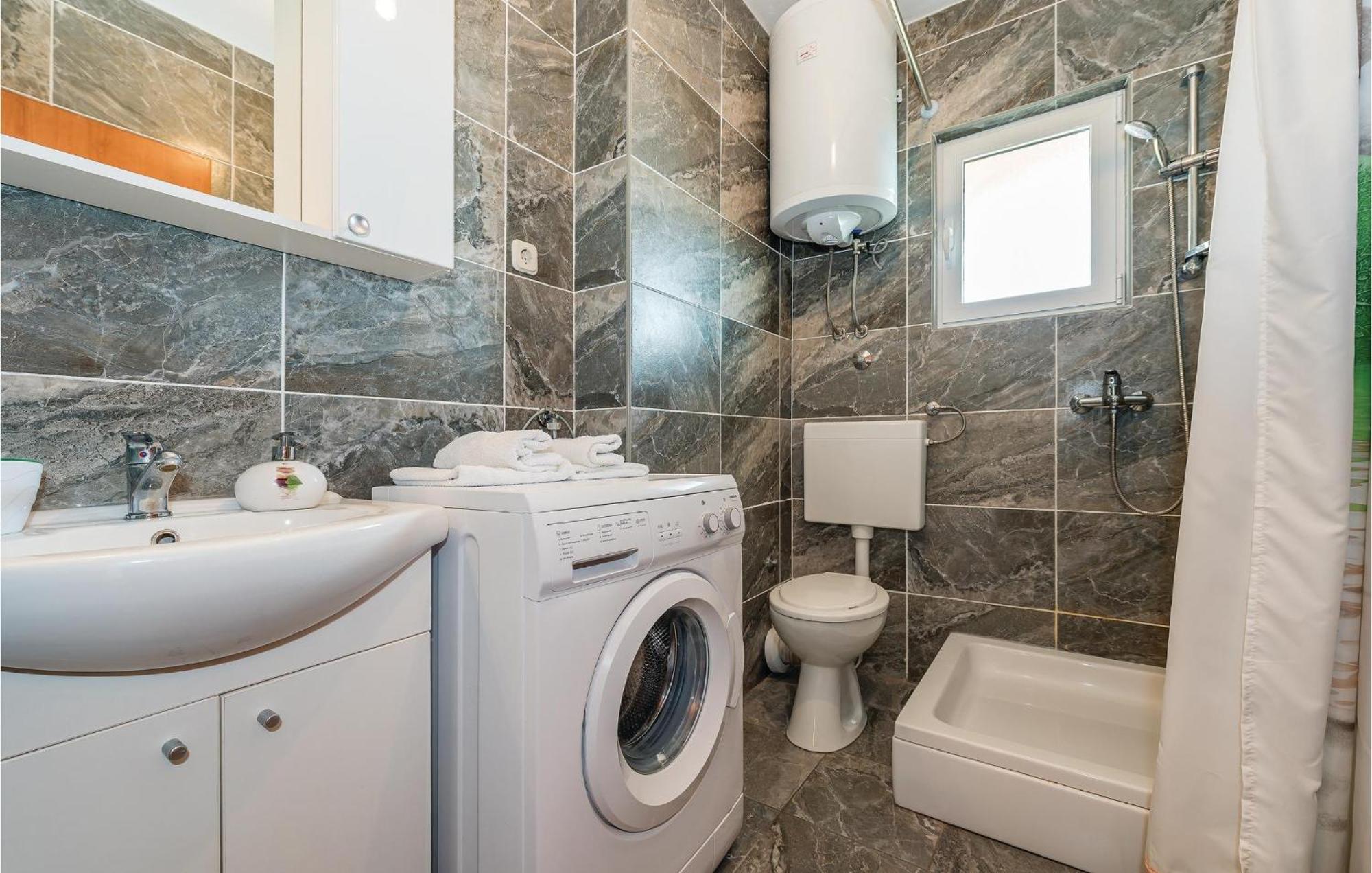 Beautiful Apartment In Raslina With Wifi Zewnętrze zdjęcie